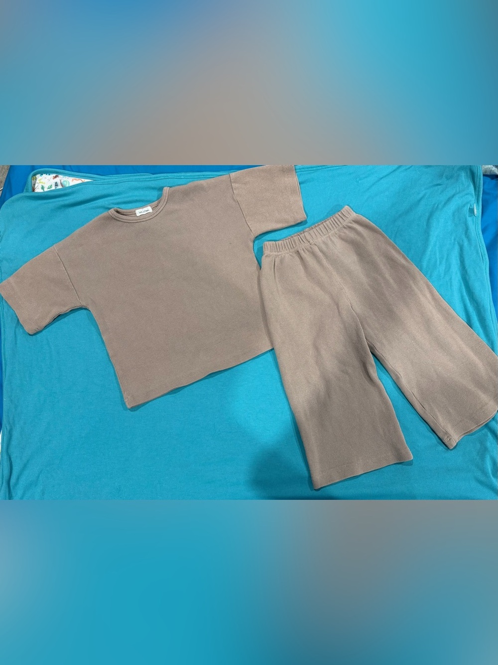 Kids Cozy Ribbed Matching Shorts Set in Taupe